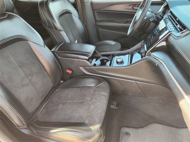 2023 Jeep Grand Cherokee L Base