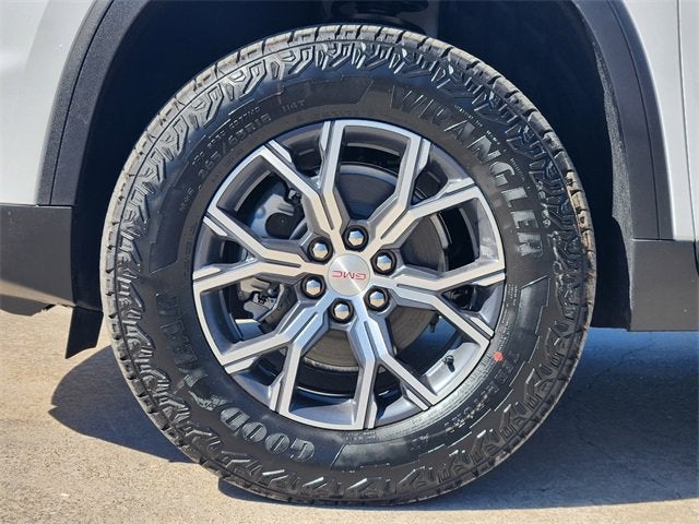 2026 GMC Acadia AWD AT4