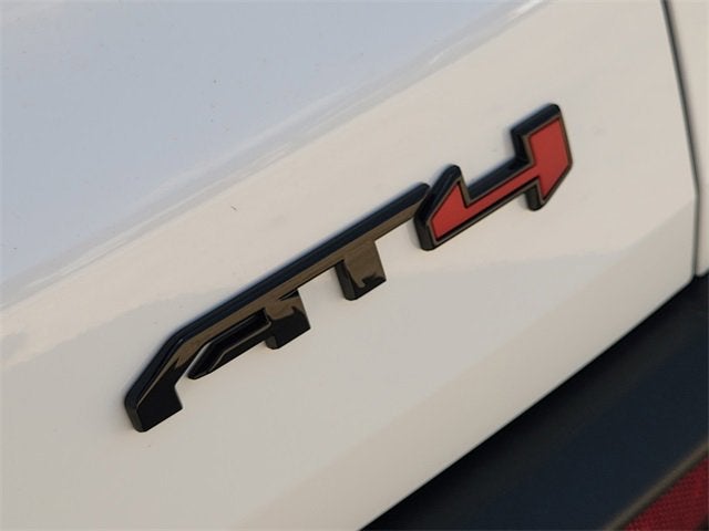 2026 GMC Acadia AWD AT4