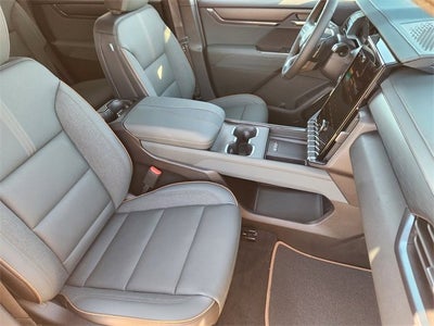 2026 GMC Acadia AWD AT4