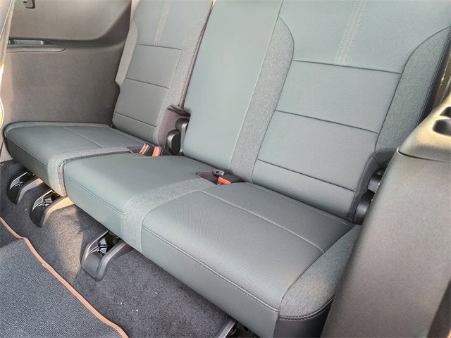 2026 GMC Acadia AWD AT4