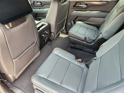 2025 GMC Yukon XL AT4
