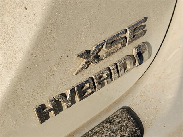 2022 Toyota Camry Hybrid XSE