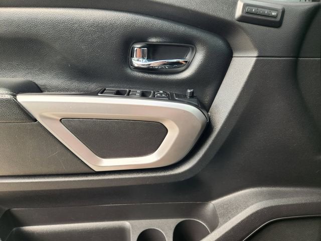 2016 Nissan Titan XD SL