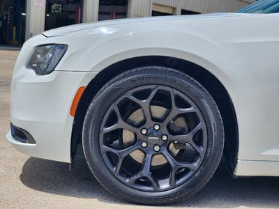 2019 Chrysler 300 Touring