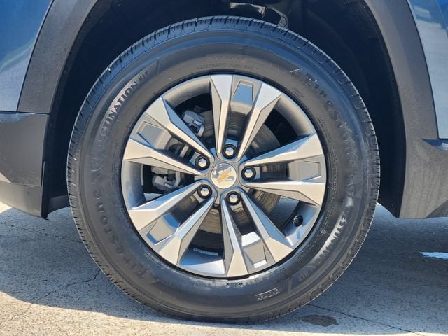 2027 Chevrolet Equinox LT - Photo 8