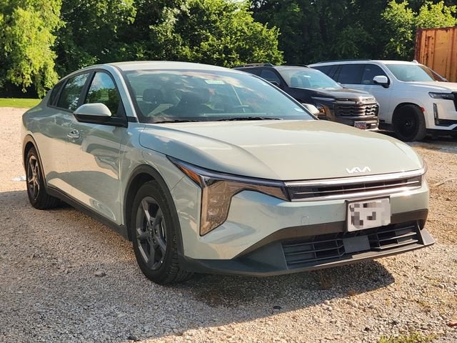 2025 Kia K4 LXS AT's photo