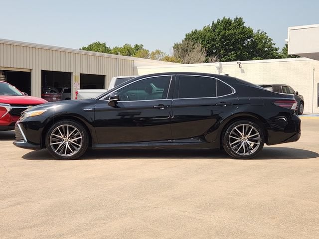 2021 Toyota Camry Hybrid XLE