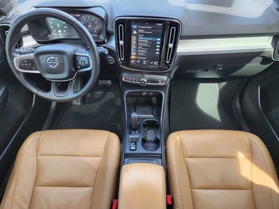 2019 Volvo XC40 Momentum