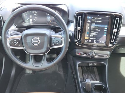 2019 Volvo XC40 Momentum