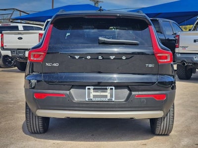 2019 Volvo XC40 Momentum