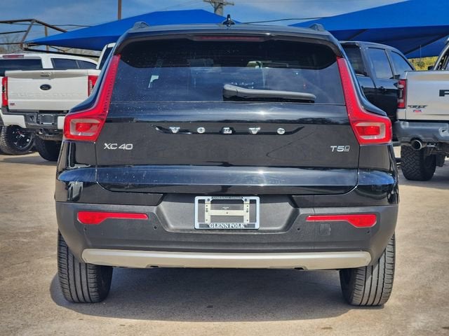 2019 Volvo XC40 Momentum