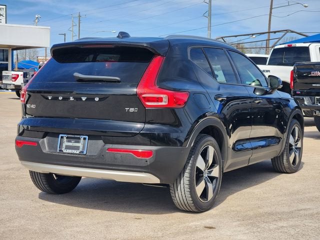 2019 Volvo XC40 Momentum